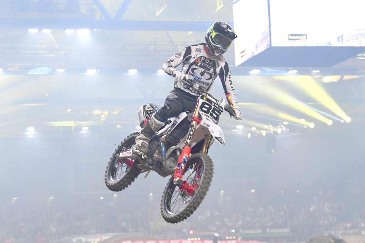 SX-Stuttgart-Soubeyras-Honda-holt-den-K-nigstitel