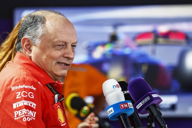 Ferrari-Teamchef Fred Vasseur verriet nach dem Qualifying in Bahrain, welches Hauptziel die Roten beim Saisonauftakt erreichen wollen