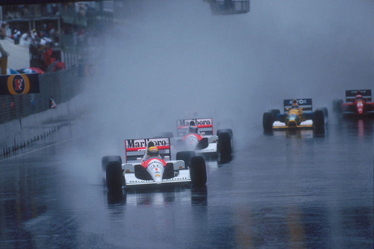 Ayrton Senna führt im Motorbootrennen von Adelaide 1991