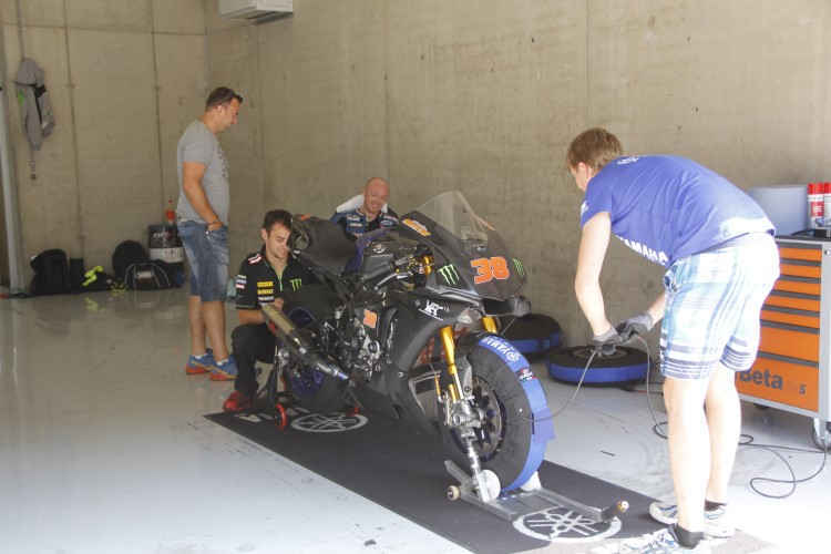 Bereits beim Moto3- und Moto2-Test in Spielberg Ende Juli war Smith mit der R1 des YART-Teams unterwegs