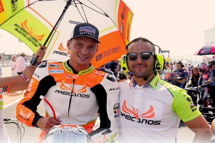 Noch schien alles gut: Bo Bendsneyder mit Raul Castaneda, der aus GAS UP Preicanos machte