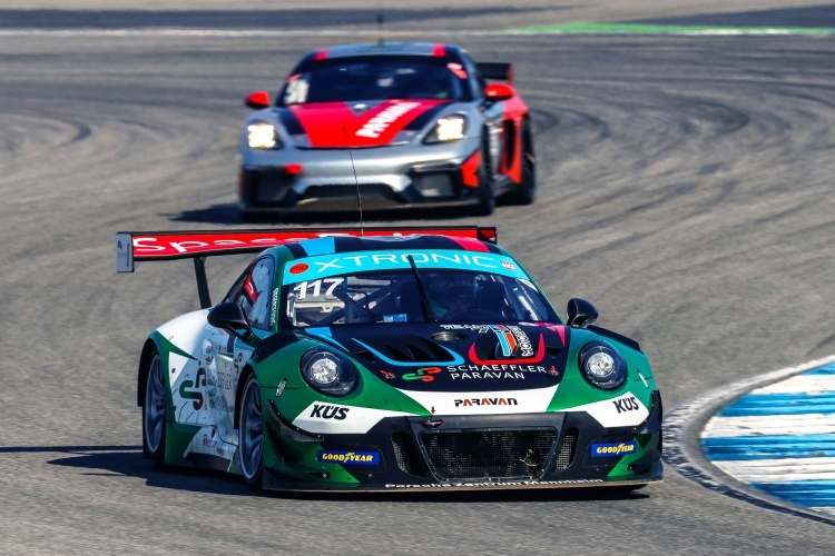 Der Porsche 911 GT3 R vom Küs Team Bernhard startet im GTC Race