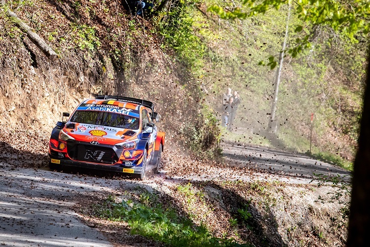   Thierry Neuville bleibt WRC-Zweiter