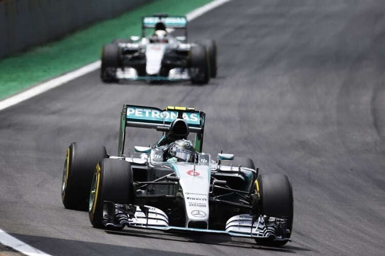 Nico Rosberg und Lewis Hamilton in Brasilien