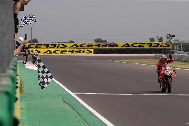 Nicolò Bulega gewinnt das Rennen
