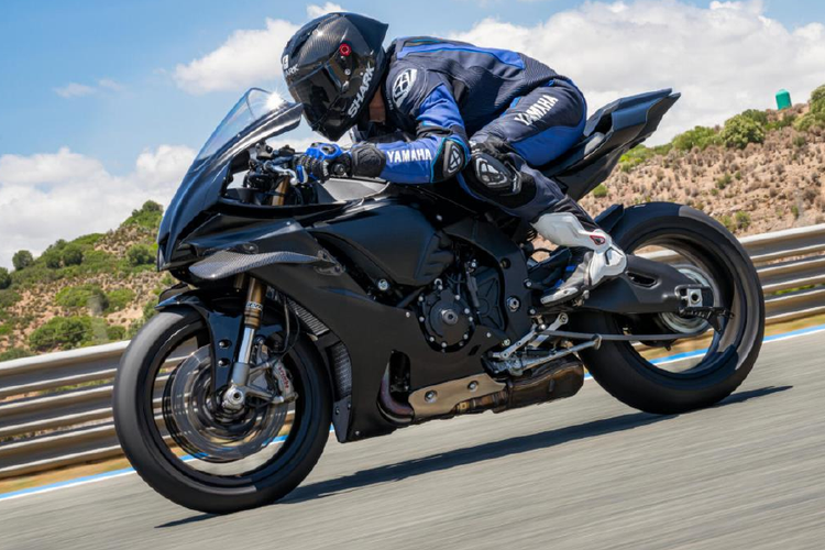 Die neue Yamaha R1 hat Winglets