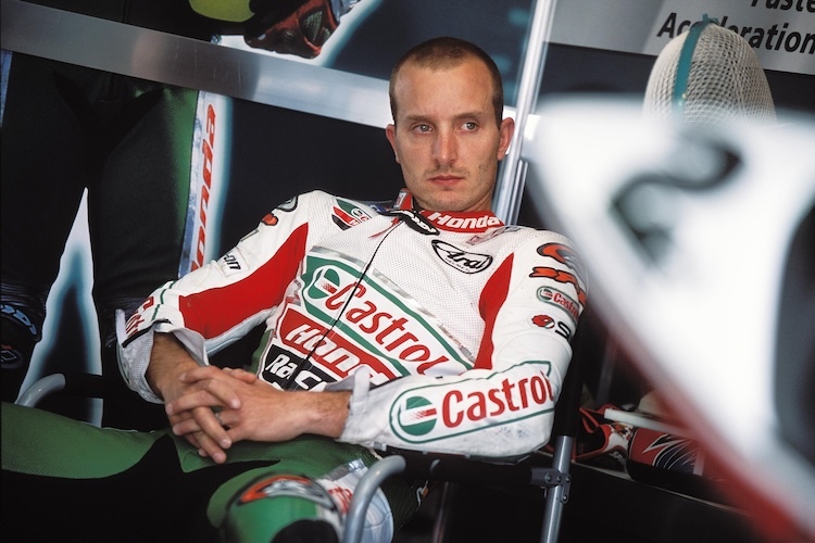 2002: Castrol als Titelsponsor des Honda-Werksteams in der Superbike-WM mit Colin Edwards