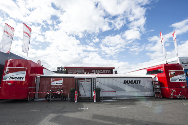 Der neue V4-Motor wird in Misano in der Ducati-Hospitality vorgestellt