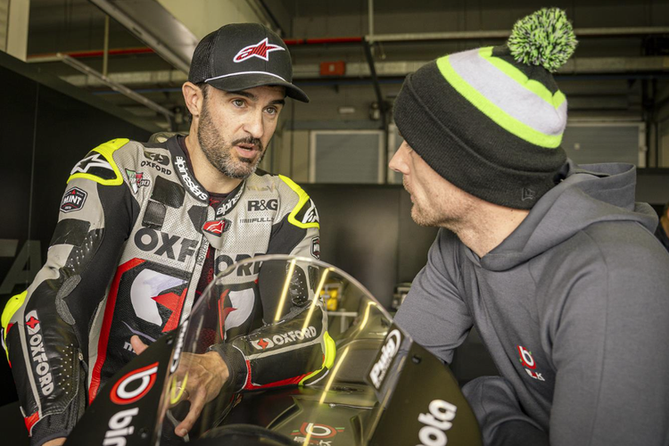 Javier Fores im Gespräch mit Alex Lowes