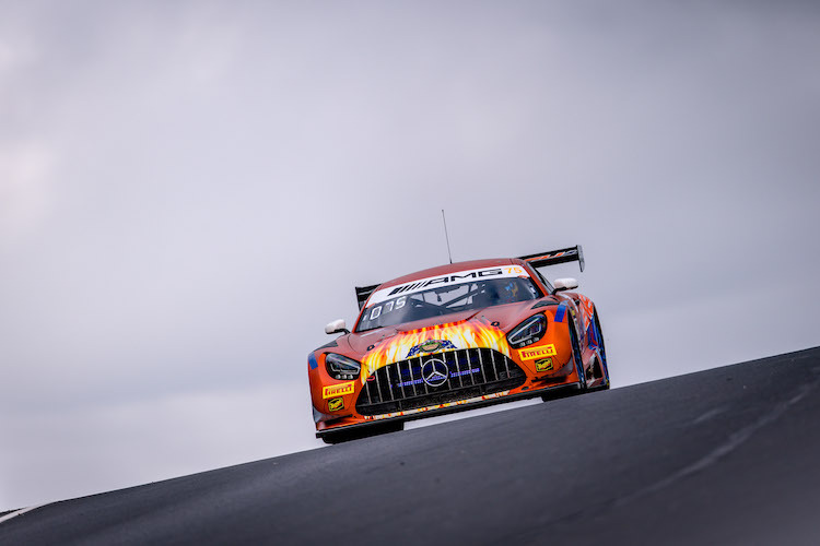 Der SunEnergy1 Racing Mercedes-AMG GT3 vom Team 75 Express von Kenny Habul