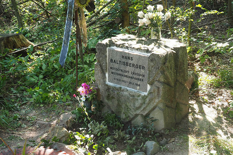 Das Denkmal für den 1956 verunglückten Hans Baltisberger