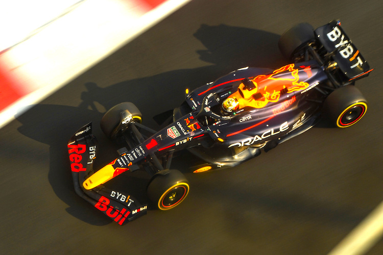 Max Verstappen (Red Bull Racing) mit der 1 des Weltmeisters
