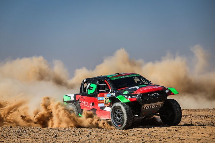 Yazeed Al Rajhi hat drei Etappen vor Schluss die Führung der Dakar übernommen