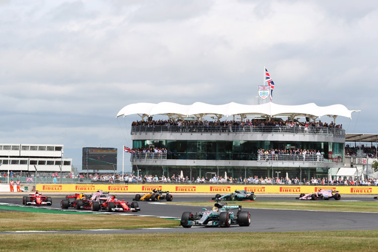 Lewis Hamilton setzte sich zum vierten Mal in Folge in Silverstone durch