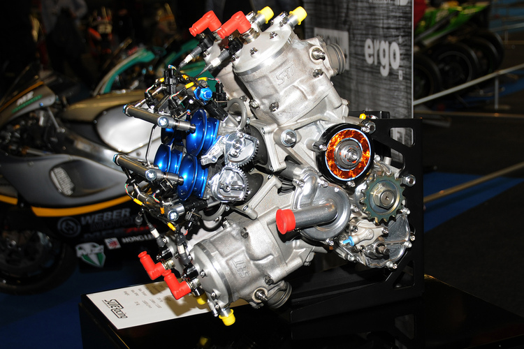 Der V4-Motor leistet mit 576 ccm rund 195 PS
