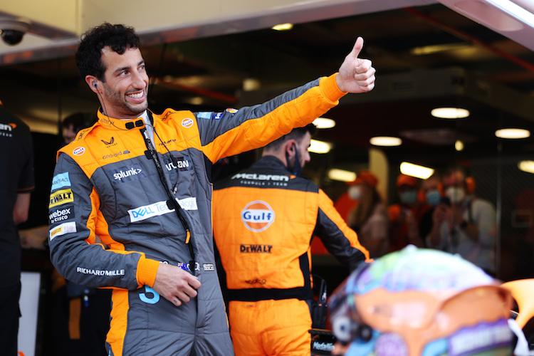 Daniel Ricciardo McLaren Schwung mitnehmen Formel 1