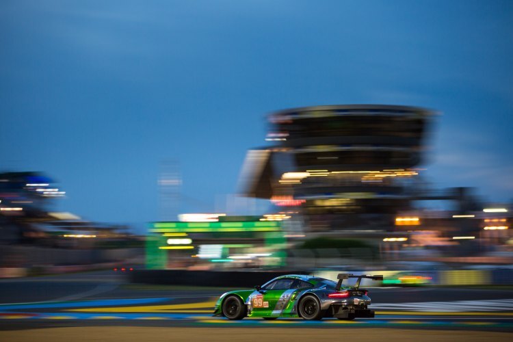 Schaffte es bei den 24h von Le Mans unter die Marke von vier Minuten: Der Porsche 911 RSR von Proton Competition