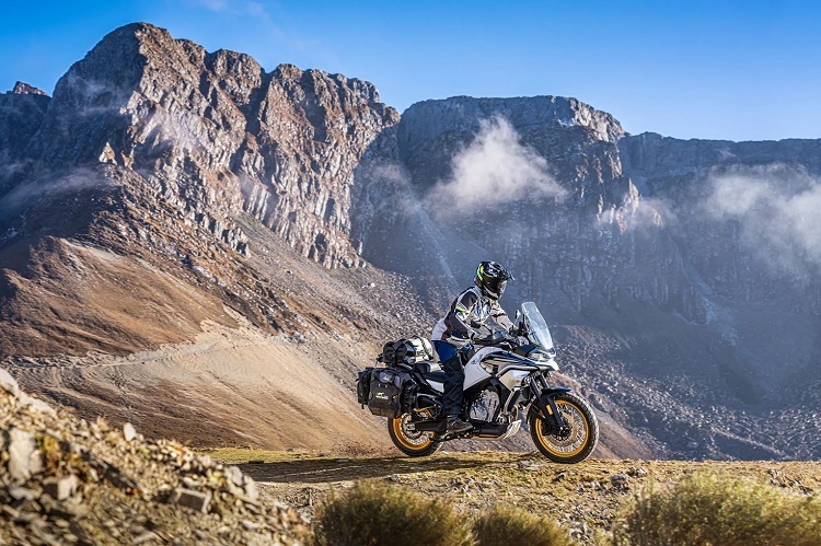 CF Moto 800MT Explore: Angetrieben von KTM-Motorentechnik