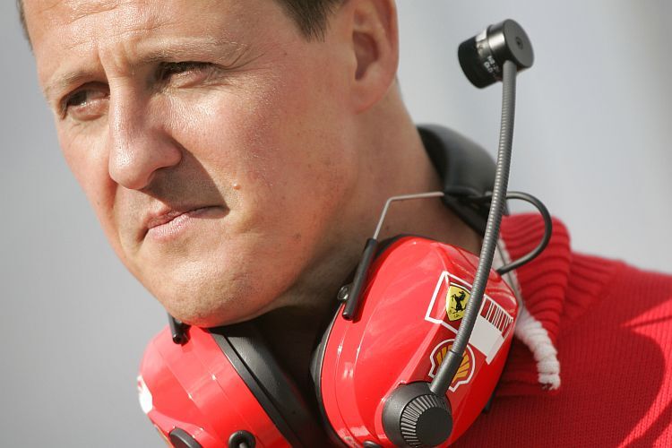 Michael Schumacher: In Melbourne am Kommandostand.