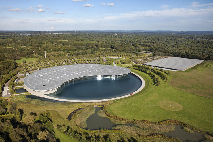 Nachhaltigkeit wird im High-Tech-Tempel von McLaren gross geschri