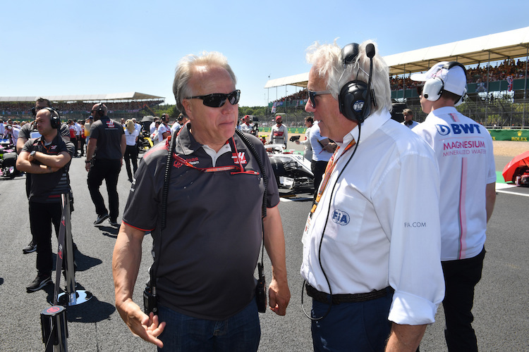 Teambesitzer Gene Haas und Formel-1-Rennleiter Charlie Whiting