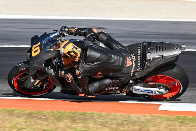 Beim Valencia-Test gab Marini sein Honda-Debüt, durfte sich aber noch nicht dazu äußern