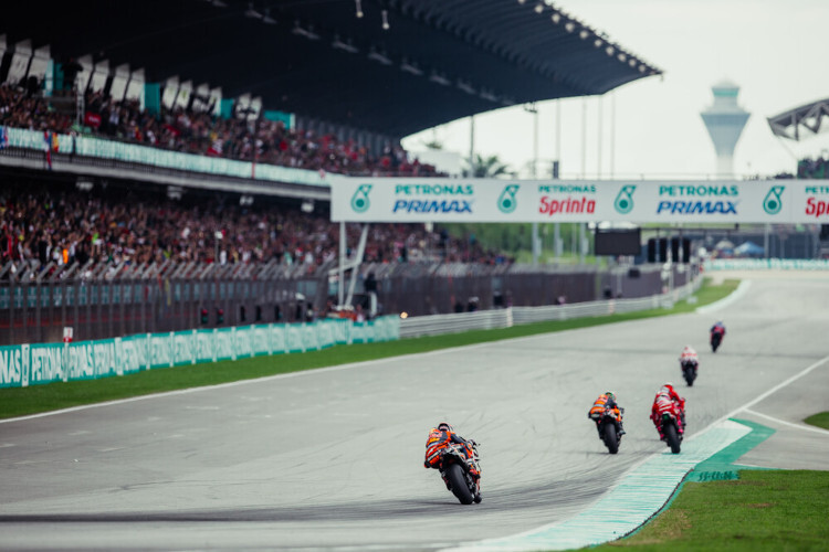 Jack Miller hinter Brad Binder und Enea Bastianini