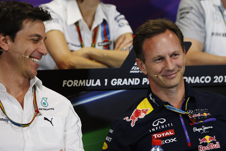 Gute Laune vor dem Singapur-Qualifying: Mercedes-Motorsportdirektor Toto Wolff (li.) und Red Bull Racing-Teamchef Christian Horner