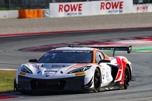 Im Corvette-Team Steller Motorsport laufen die Vorbereitungen auf die 2026er GT World Challenge-Saison mit Hochdruck - GT-Star Dennis Lind wird die Z06 GT3.R in Barcelona testen)