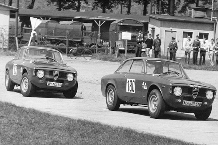 Die Alfa GTA-Kämpfer Schüler und Michel Weber 1966 beim Flugplatzrennen Trier