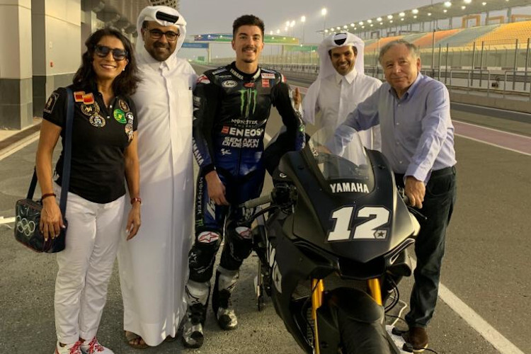 Maverick Viñales trainiert in Doha, rechts FIA-Präsident Jean Todt