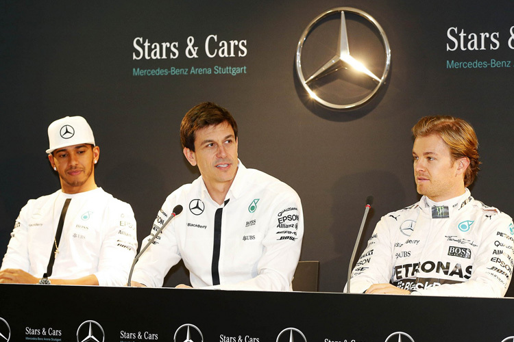 Toto Wolff mit Lewis Hamilton und Nico Rosberg