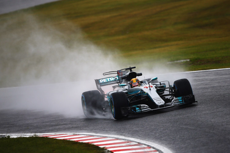   Mercedes-Star Lewis Hamilton war auf der nassen Piste der Schnellste  