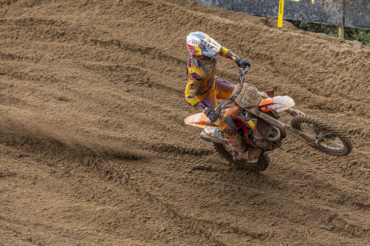 Lommel-Lucas-Coenen-KTM-siegt-trotz-Krankheit