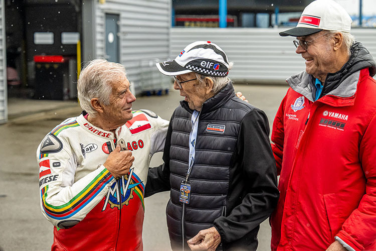 Classic-GP in Assen: Dieter Braun (re.) mit dem inzwischen verstorbenen Phil Read (Mitte) und Giacomo Agostini