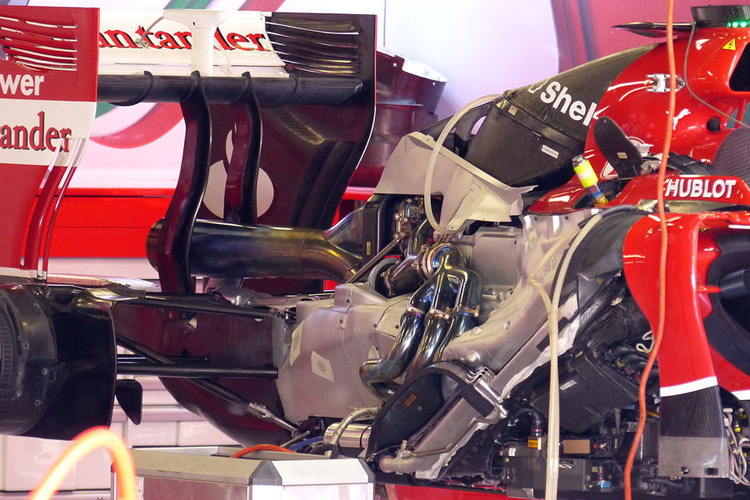 Der V6-Turbomotor im Heck des Ferrari F14T