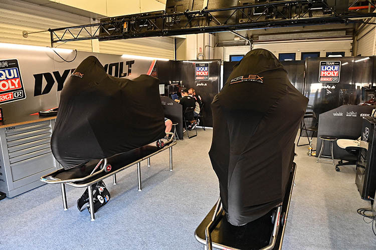 Das Liqui-Moly-Moto2-Team ist startklar: Die Bikes von Lüthi und Schrötter in Jerez 