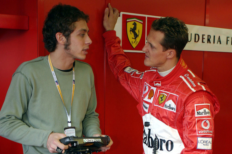 Valentino Rossi und Michael Schumacher in Melbourne 2004  