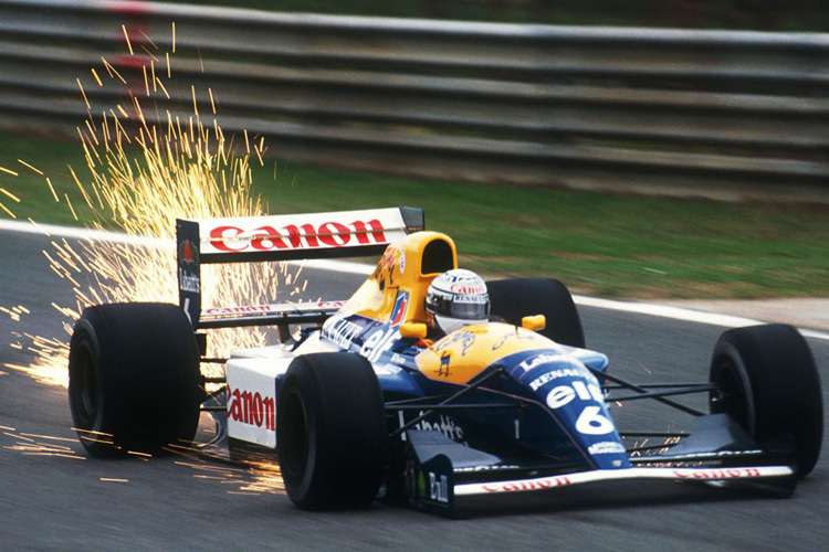 Solche Reifendimensionen haben den Fans gefallen: Ricciardo Patrese 1991 mit seinem Williams in Portugal