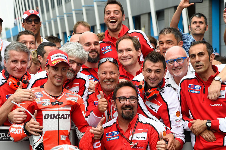 Assen: Andrea Dovizioso und das Ducati-Team feiern Platz 2