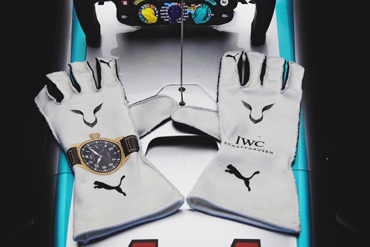 Lewis Hamilton versteigert die Handschuhe, die er im Brasilien-GP trug  