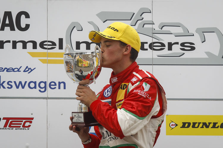 Mikkel Jensen feiert mit seinem zweiten Sachsenring-Sieg den vorzeitigen Titelgewinn