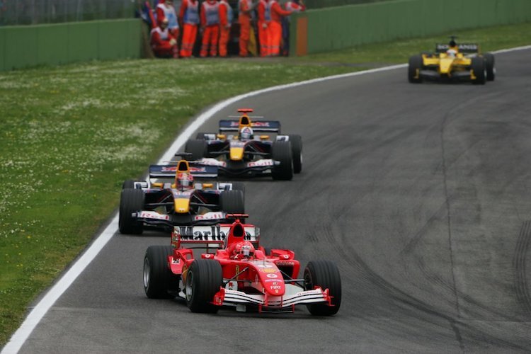 Imola 2005: Liuzzi hinter Schumacher