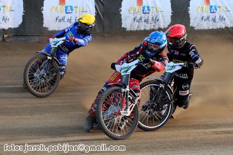 Fricke, Bewley, Woffinden