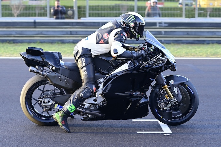 Last minute Boarding. «Franky» Morbidelli saß 2024 noch nicht auf seiner MotoGP-Ducati. Eine top Verfassung schaut anders aus