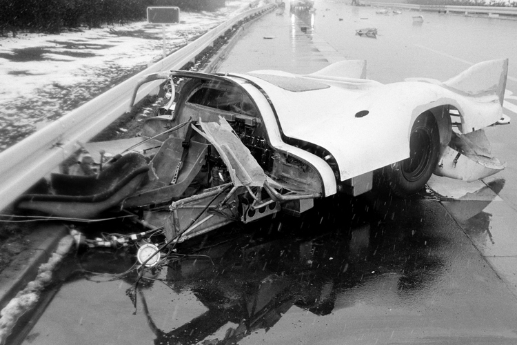Großer Crash, großes Glück: Im April 1970 schrammte Ahrens bei Testfahrten im Porsche 917 am Tod vorbei