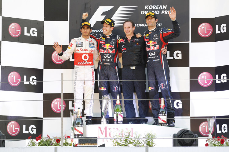 Das Podium in Korea: v.l. Hamilton, Vettel, Horner, Webber