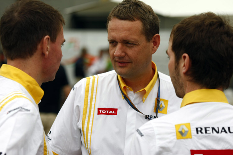 Nielsen beim Plausch mit Renault-Kollegen