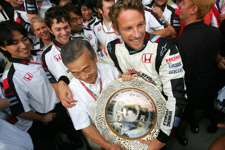 Ein Bild aus besseren Tagen: Honda-Chef Fukui und Jenson Button 2