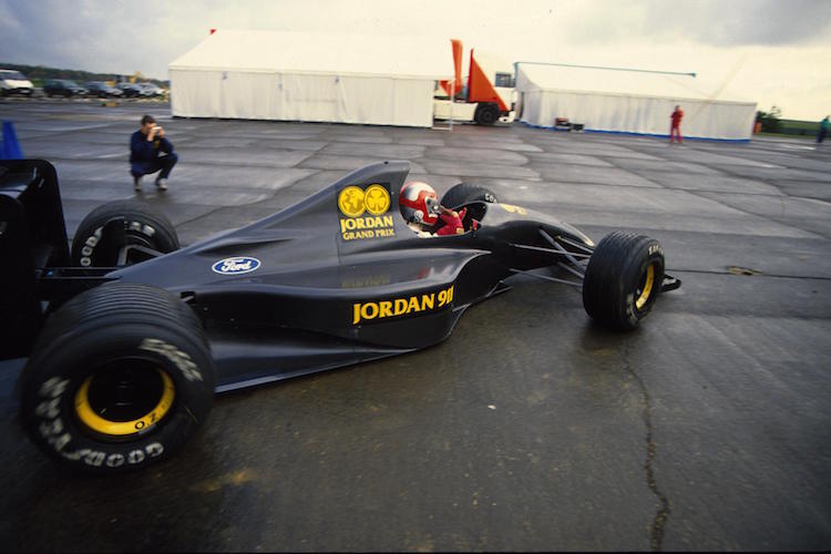 November 1990: Erster Test von Jordan, am Lenkrad sitzt John Watson